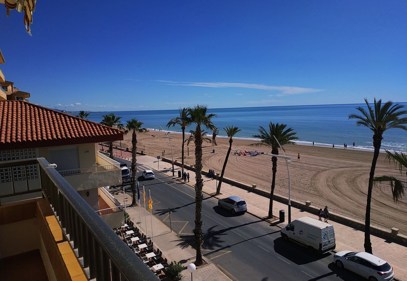 Apartments located next to the seafront of Peñiscola