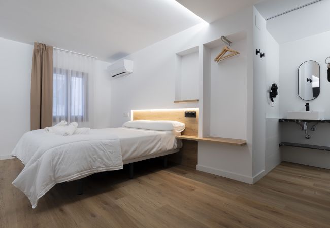 Rent by room in Peñiscola - CASA CASTELL CON VENTANA