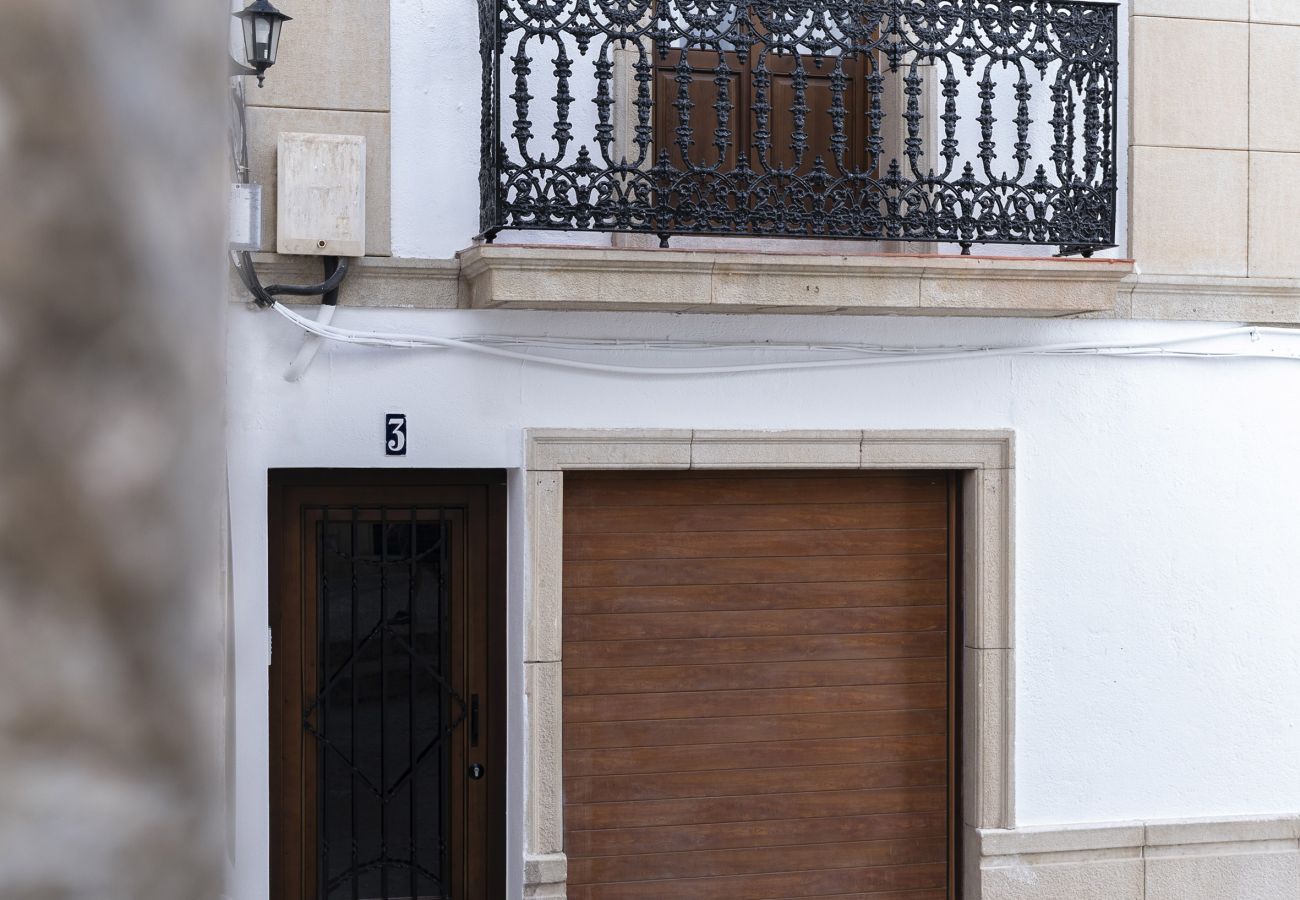 Rent by room in Peñiscola - CASA CASTELL HABITACION CON TERRAZA